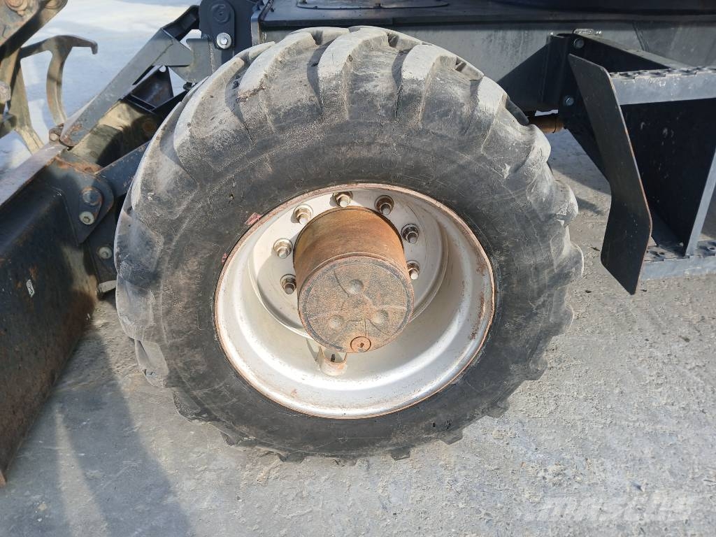 Doosan DX 140 W-5 Pelle sur pneus