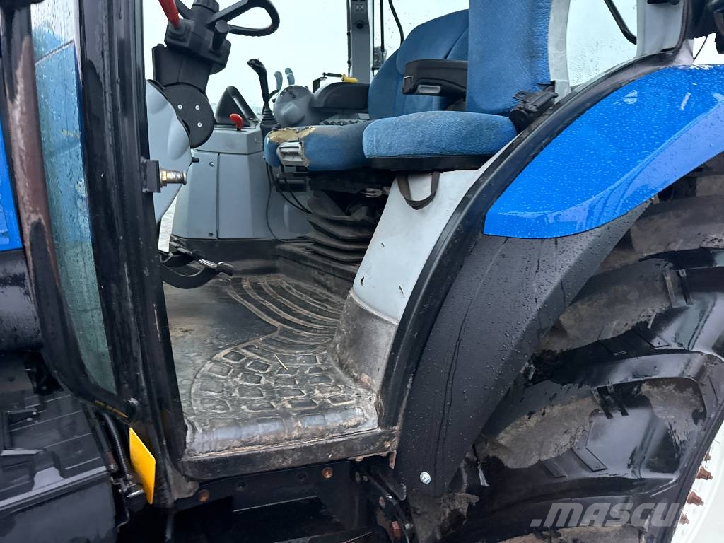 New Holland T 6020 Tractoren