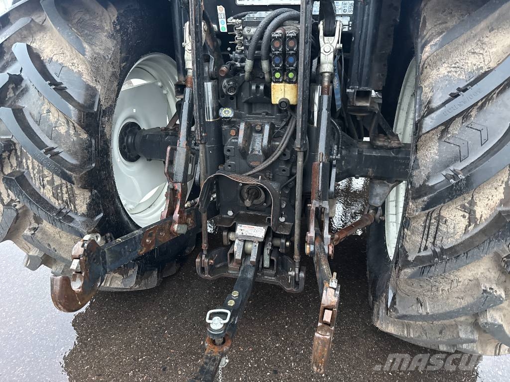 New Holland T 6020 Tractoren