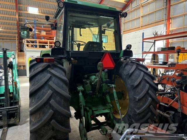 John Deere 4850 الجرارات