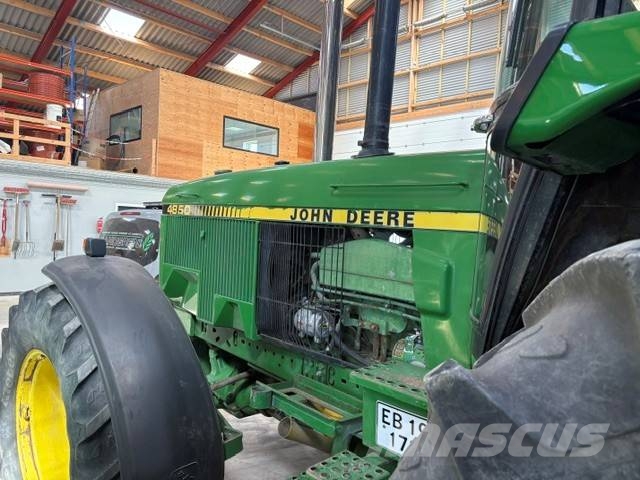 John Deere 4850 الجرارات
