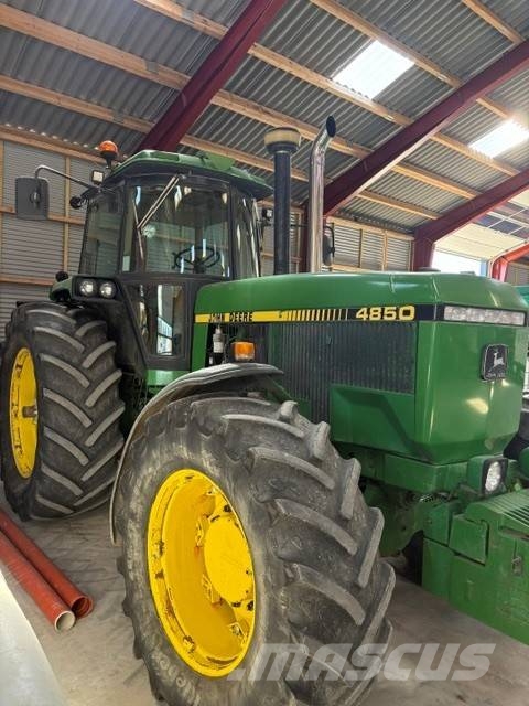 John Deere 4850 الجرارات