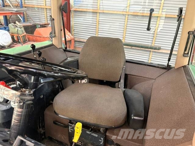 John Deere 4850 الجرارات