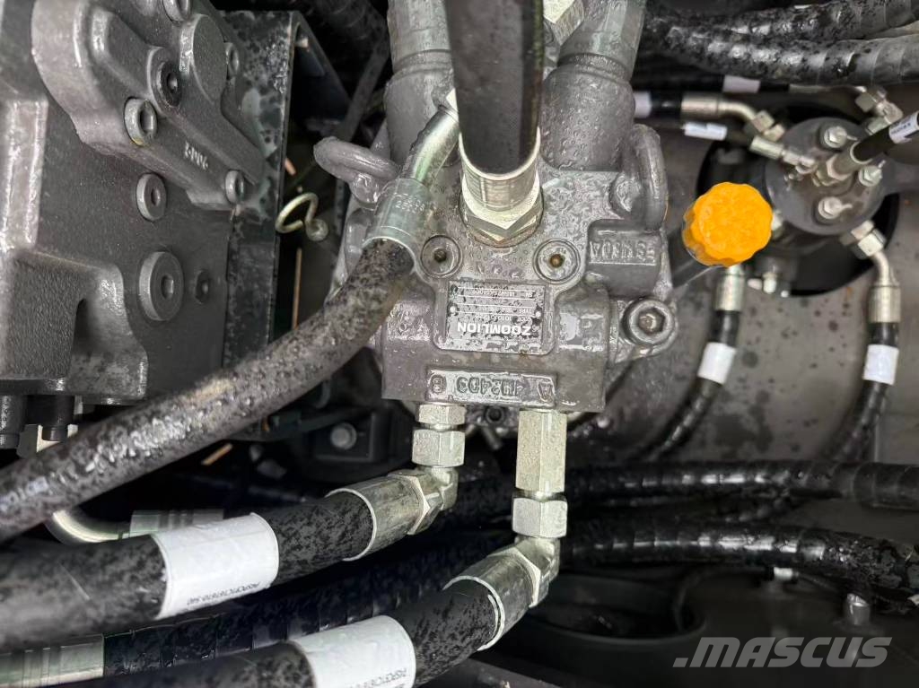Zoomlion ZE 135 G Гусеничні екскаватори