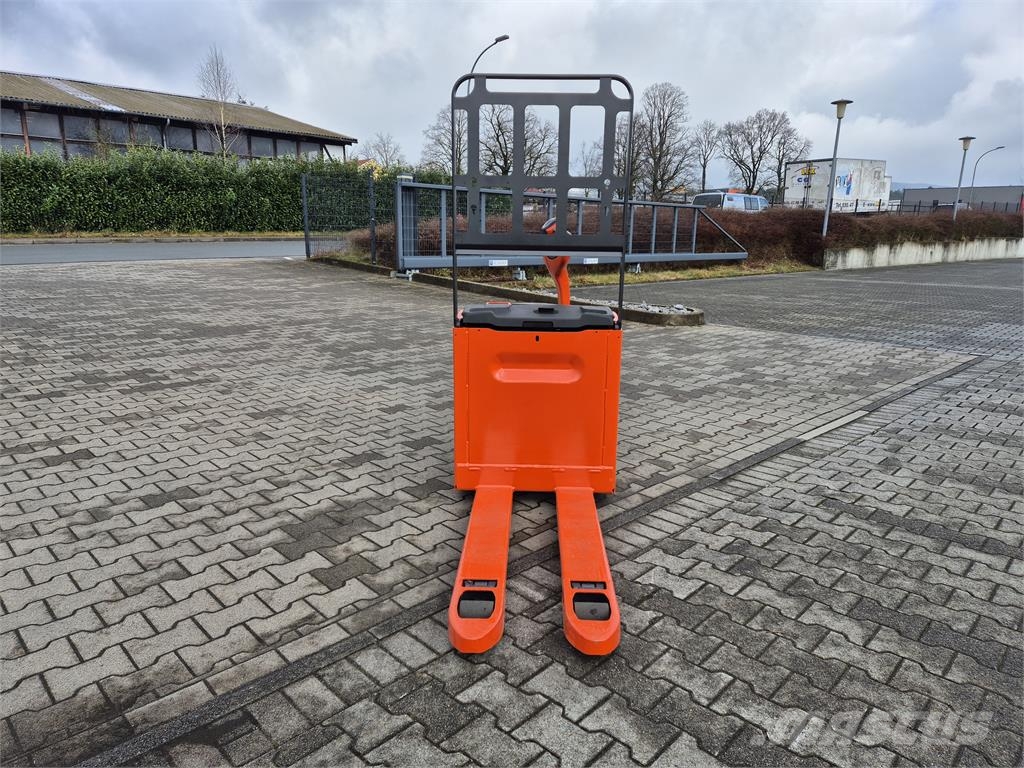 Linde T20 Pedestrian stacker