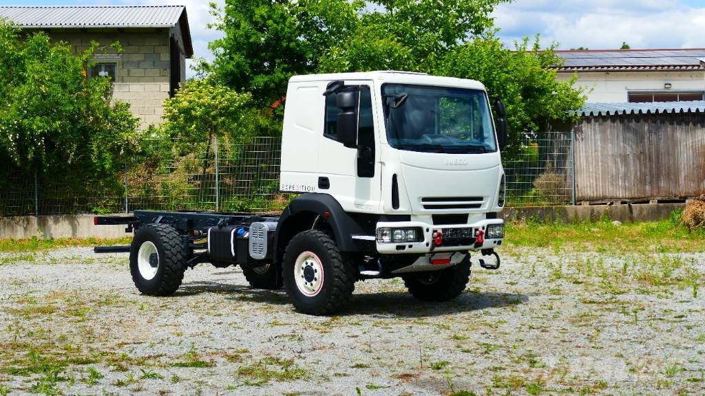 Iveco 100E22 Expedition *Einzelsitze* Klima* Standhei* نصف مقطورات مسطحة / مفصلية الجوانب