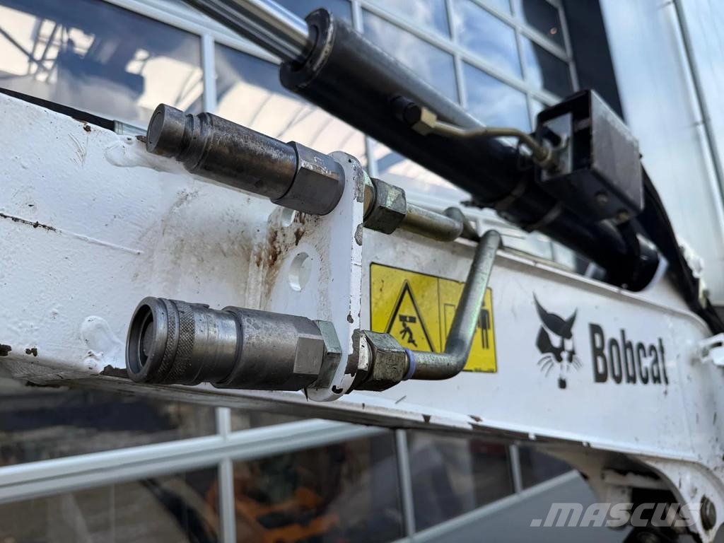 Bobcat E32 Mini rýpadla < 7t
