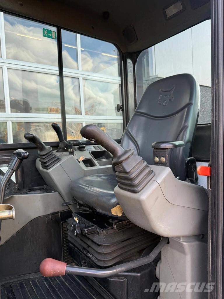 Bobcat E32 Mini rýpadla < 7t