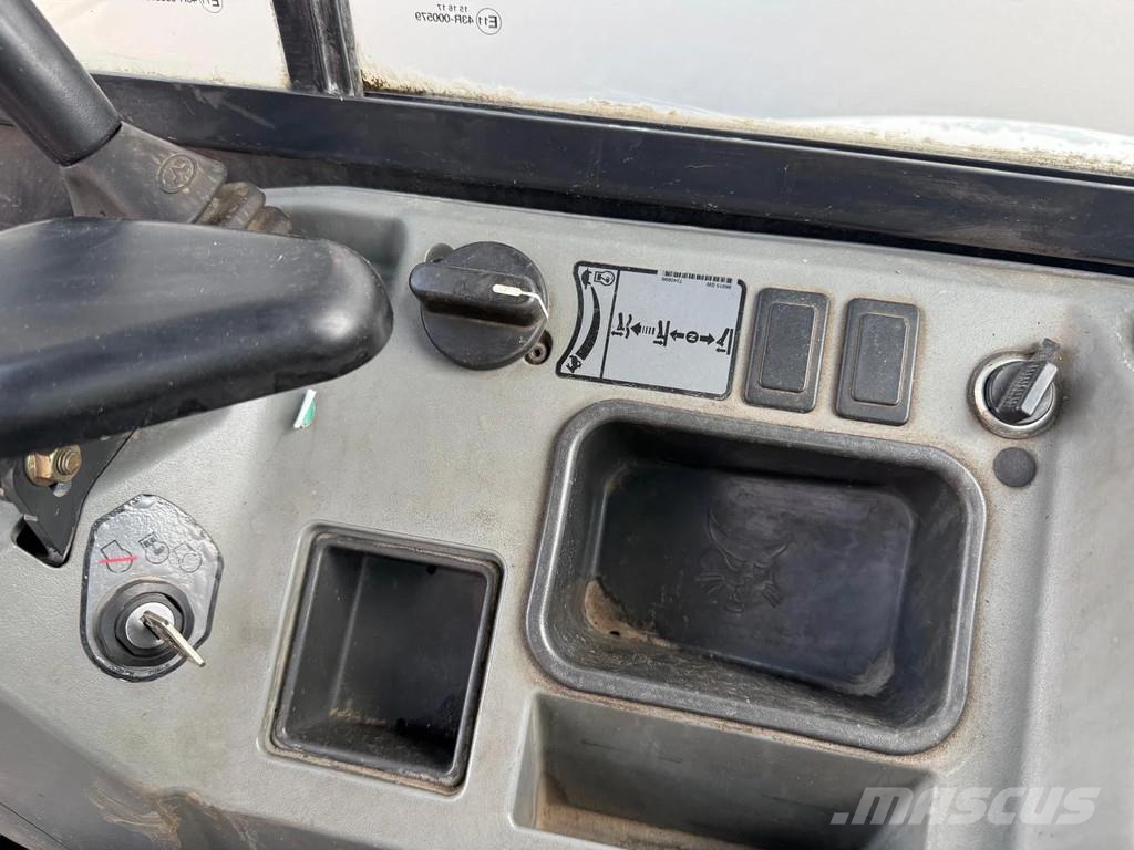 Bobcat E32 Mini rýpadla < 7t
