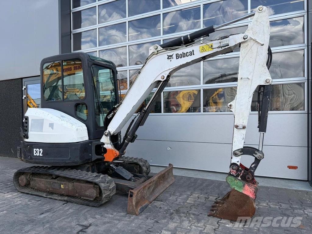 Bobcat E32 Mini rýpadla < 7t