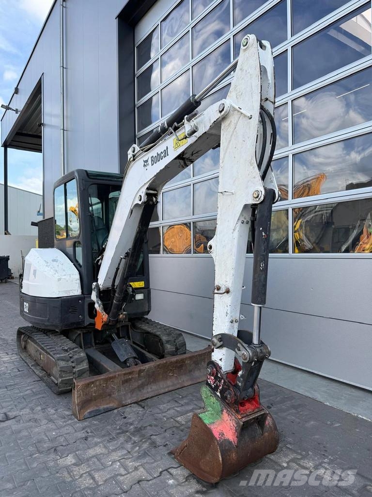 Bobcat E32 Mini rýpadla < 7t