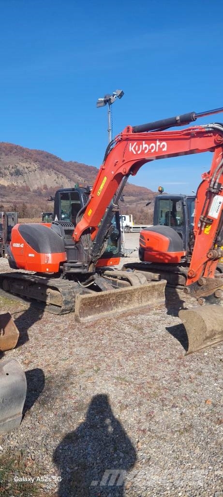 Kubota KX 080-4 中型挖掘机