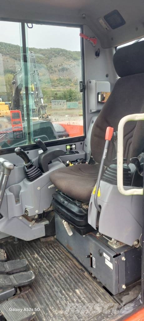 Kubota KX 080-4 中型挖掘机