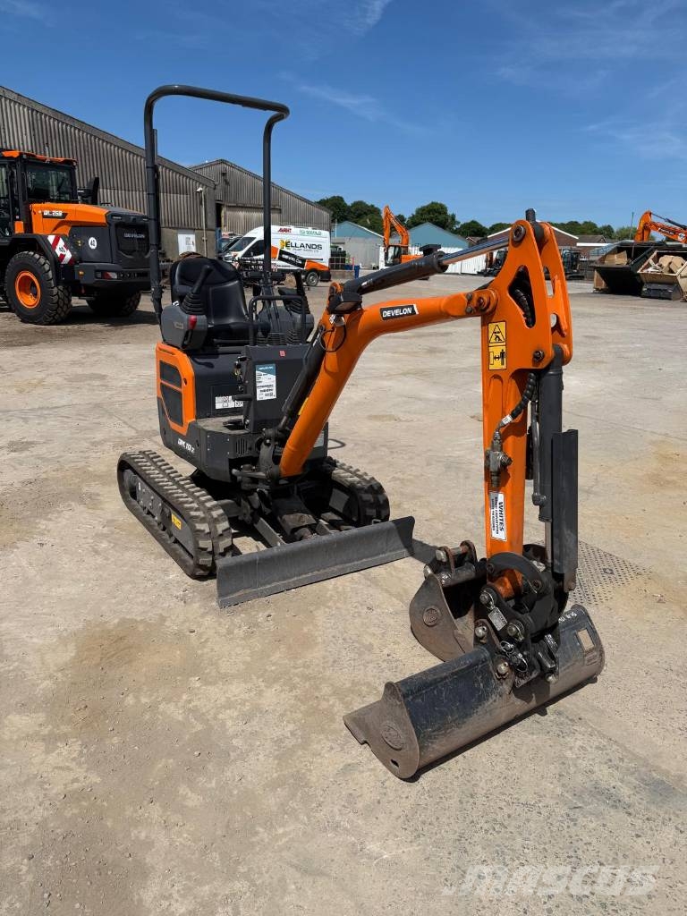 Develon DX 10 Z-7 حفارات صغيرة أقل من 7 طن (حفارات صغيرة)