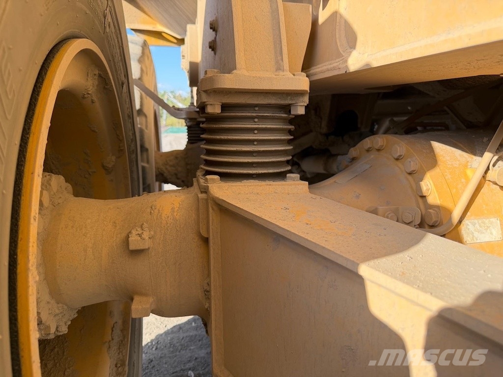 CAT 730 Zglobni demperji
