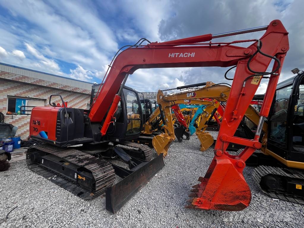Hitachi ZX 70 Mini bagri <7t