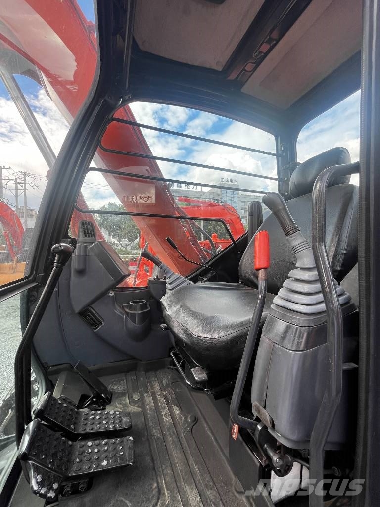 Hitachi ZX 70 Mini bagri <7t