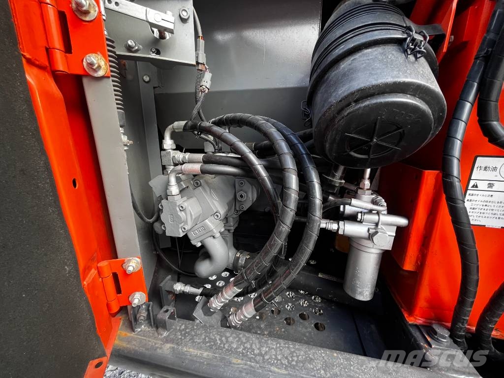 Hitachi ZX 70 Mini bagri <7t