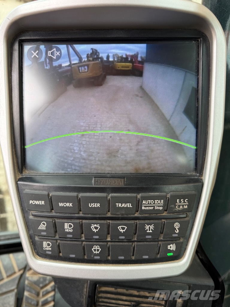 Hyundai HX 220 L - HX220L - HX 220 حفارات زحافة