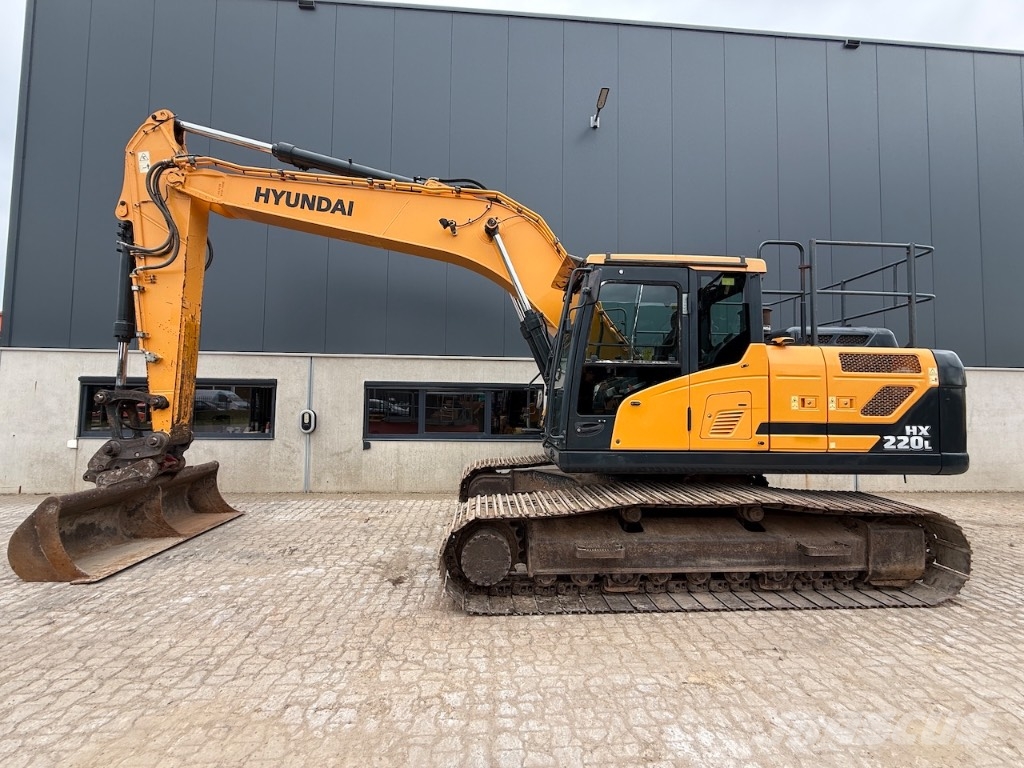 Hyundai HX 220 L - HX220L - HX 220 حفارات زحافة