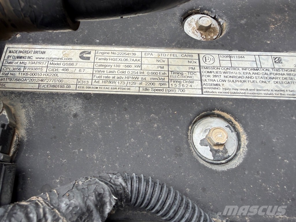 Hyundai HX 220 L - HX220L - HX 220 حفارات زحافة