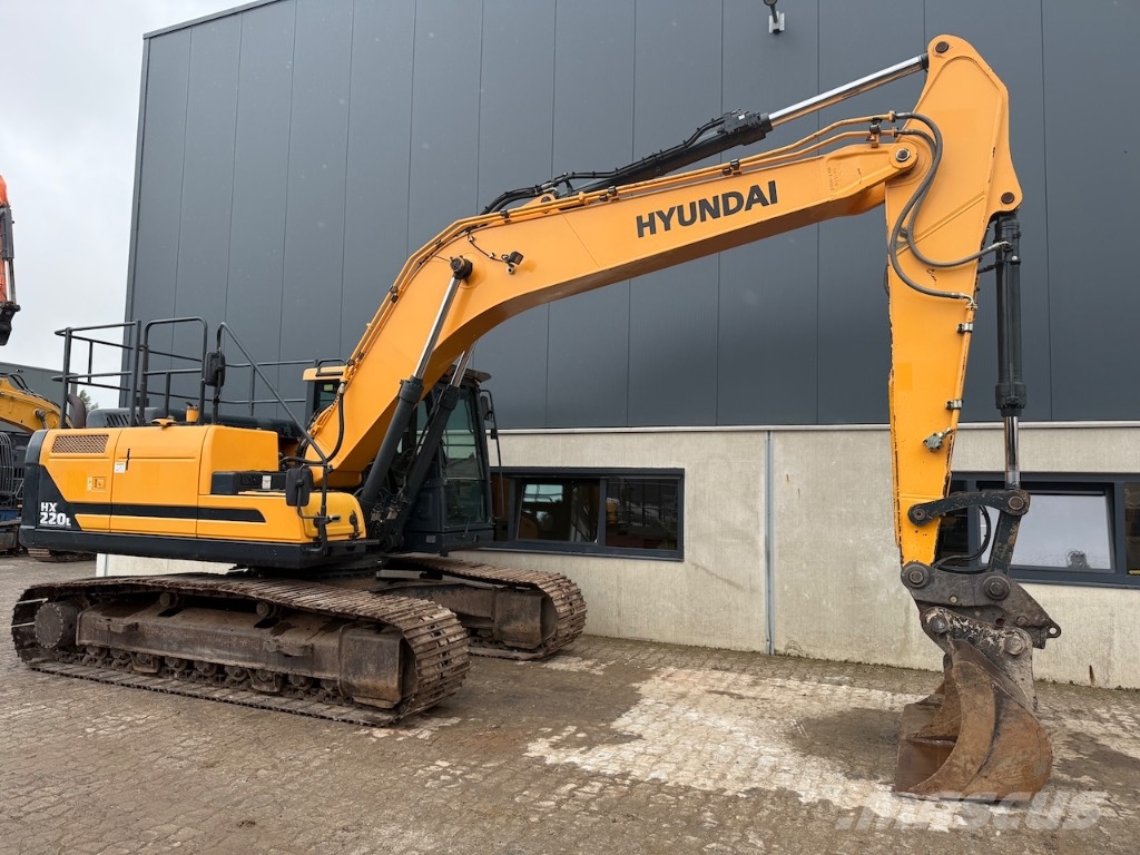 Hyundai HX 220 L - HX220L - HX 220 حفارات زحافة