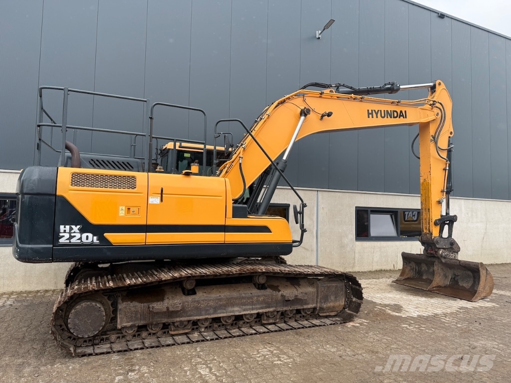 Hyundai HX 220 L - HX220L - HX 220 حفارات زحافة