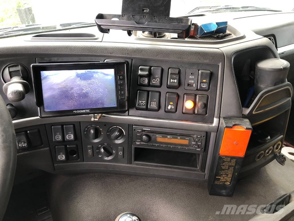 Volvo FMX 410 + CRANE + REMOTE + HOOK Kranwagen