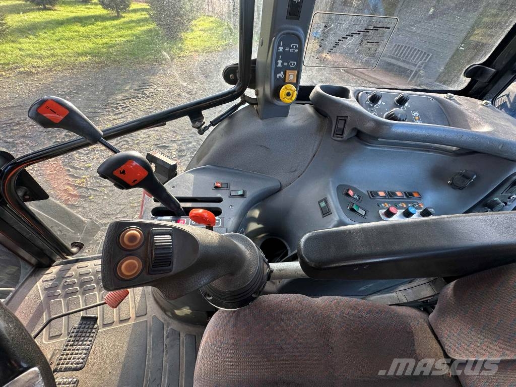 New Holland TS 115 الجرارات