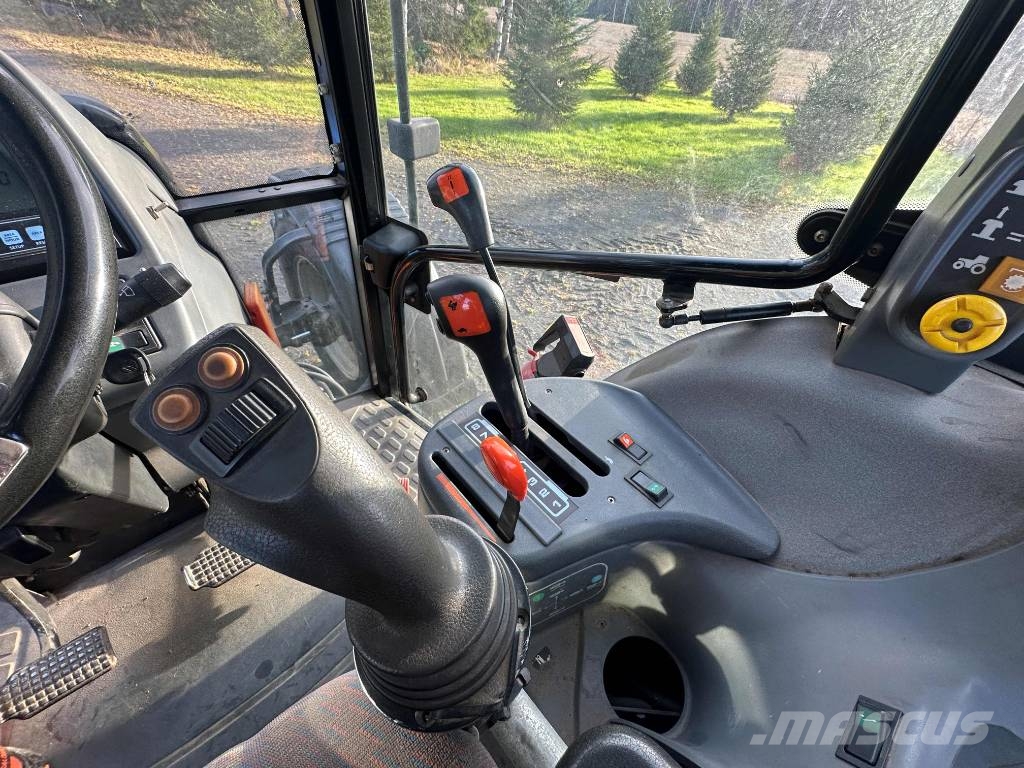 New Holland TS 115 الجرارات