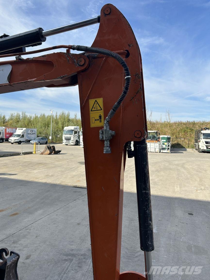Hitachi ZX33U-6 (7740) حفارات صغيرة أقل من 7 طن (حفارات صغيرة)