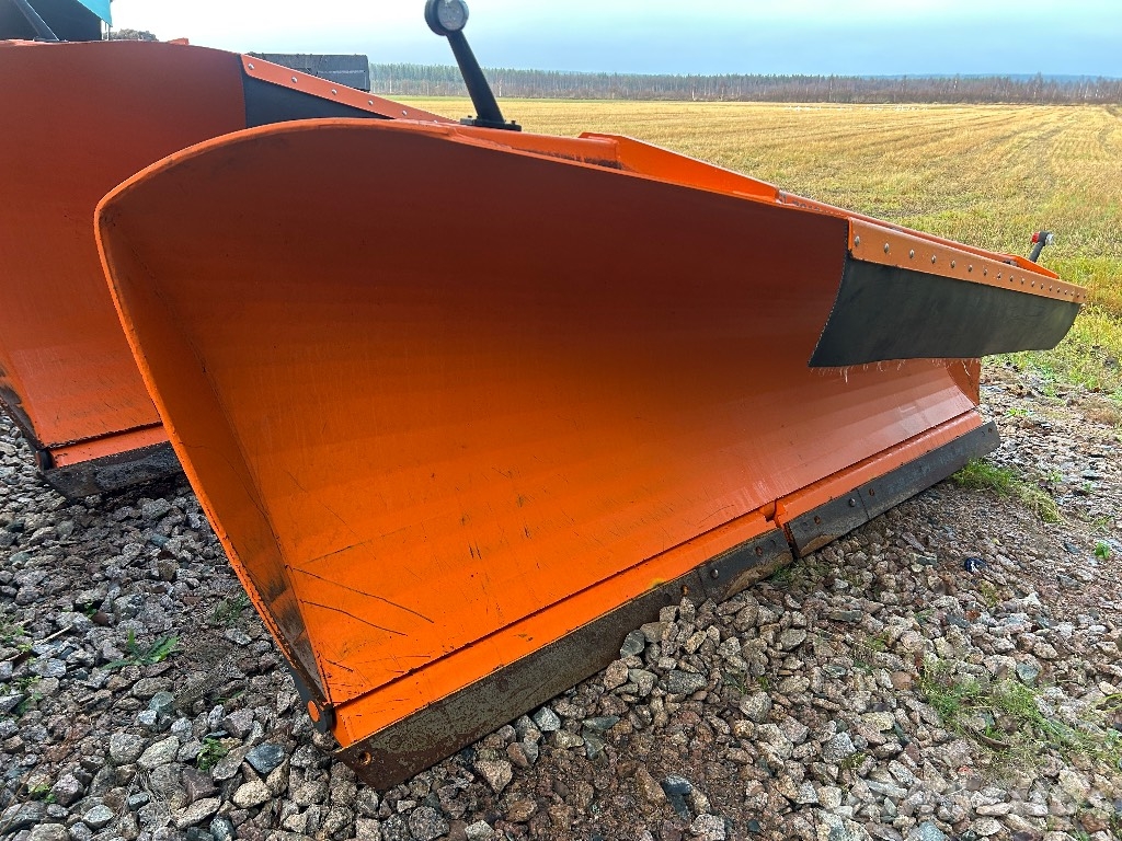 Oxsa Road 3300 alueaura حراثات ونصول الجليد