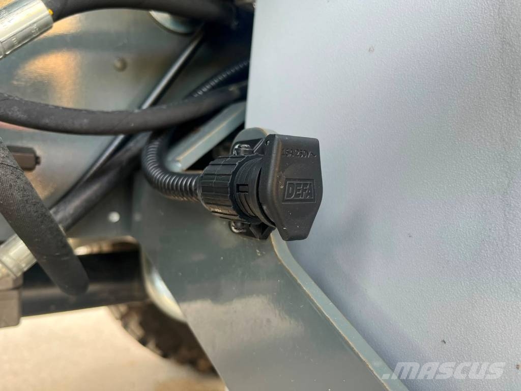 Kramer 5065T *ESITTELYKONE* رافعة تلسكوبية