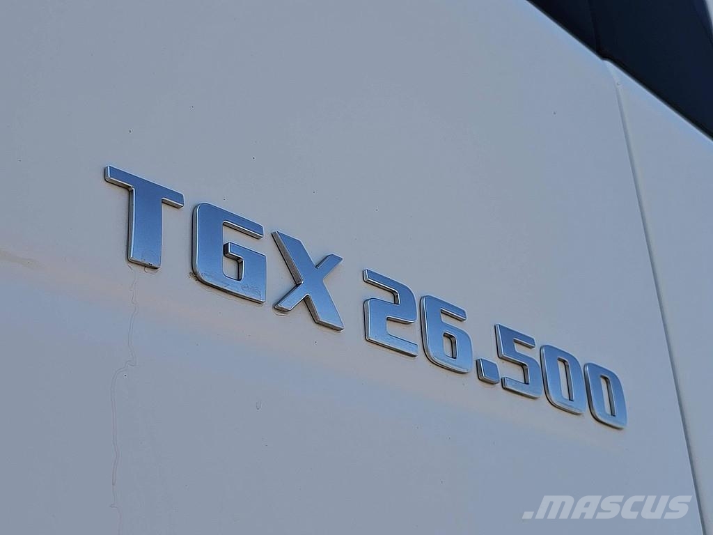 MAN 26.500 TGX XXL 6X2-4 INTARDER Rol kiper kamioni sa kukom za podizanje tereta