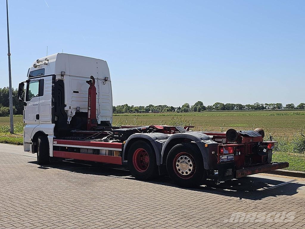 MAN 26.500 TGX XXL 6X2-4 INTARDER Rol kiper kamioni sa kukom za podizanje tereta