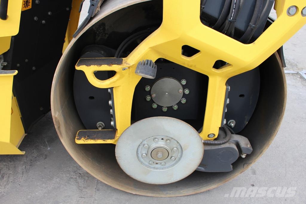 Bomag BW 154 ACP-5 Kombinované válce