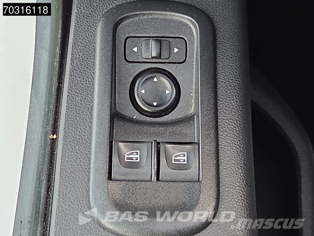 Renault Master 145PK Furgón Caja Cerrada – LED - Navegació Άλλα Vans