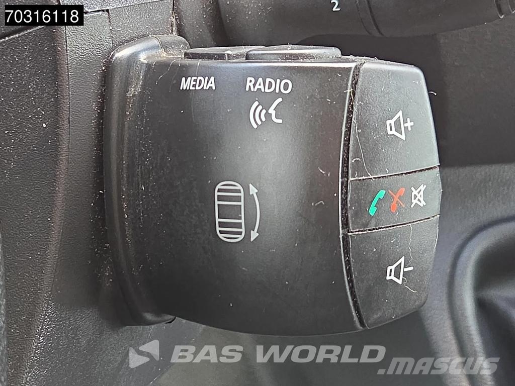 Renault Master 145PK Furgón Caja Cerrada – LED - Navegació Άλλα Vans
