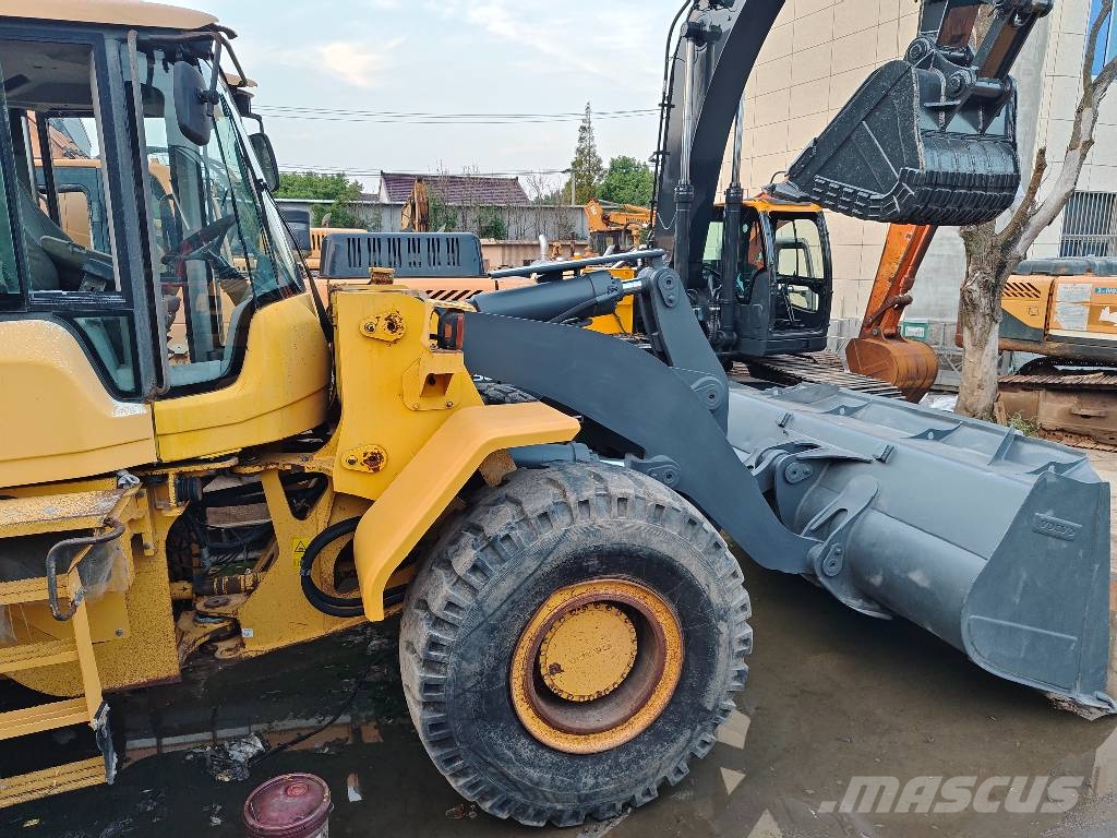 Volvo L 120 G 휠로우더
