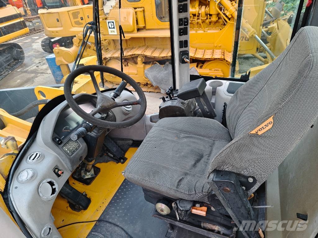 Volvo L 120 G 휠로우더