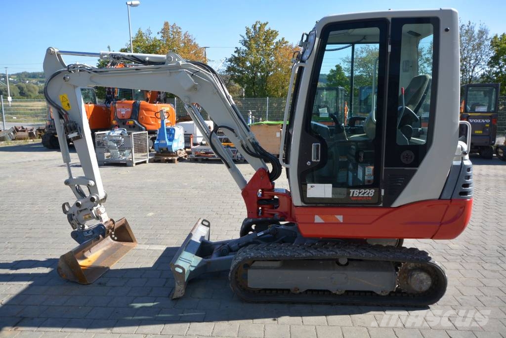 Takeuchi TB 228 Minibagger < 7t