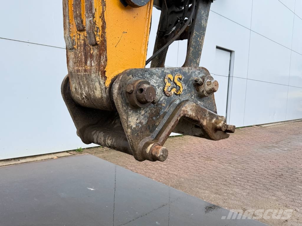 Hyundai HX220L - 360° Camera / Automatic Greasing Rupsgraafmachines