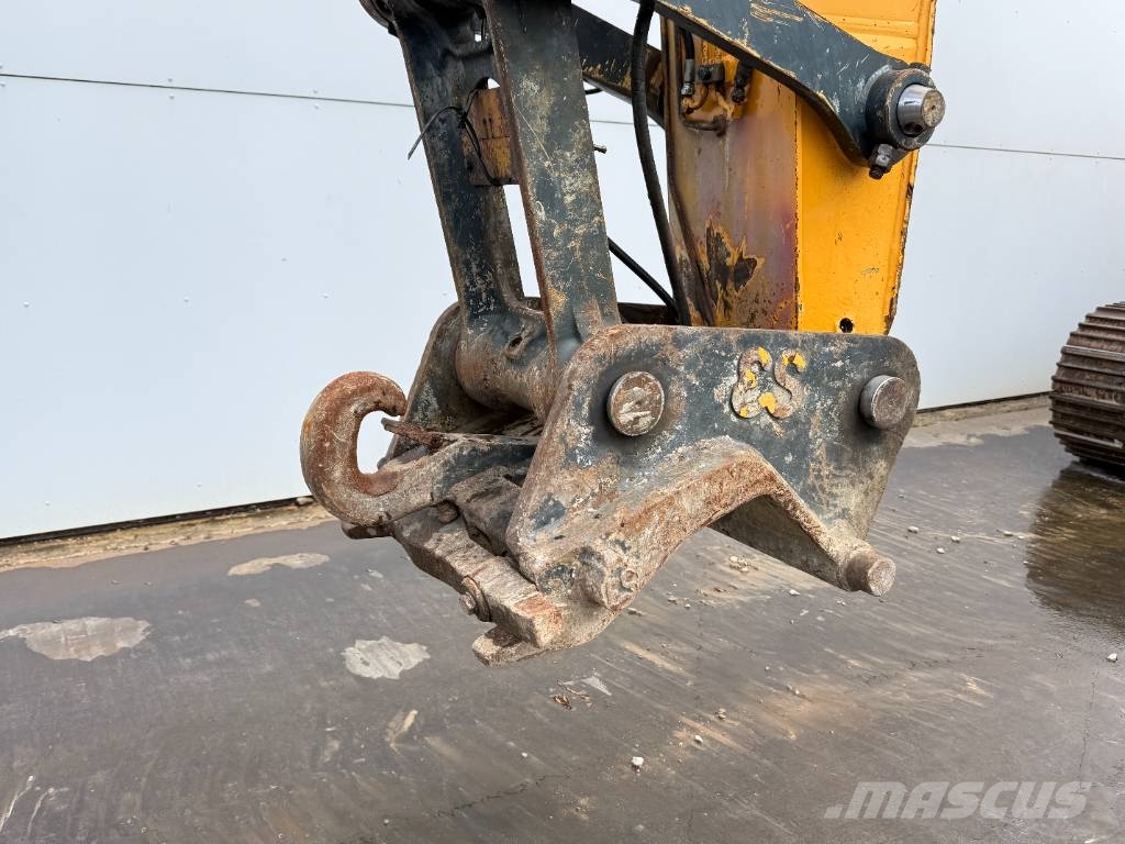 Hyundai HX220L - 360° Camera / Automatic Greasing Rupsgraafmachines