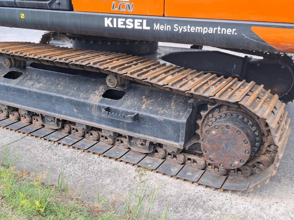 Hitachi ZX 250 LC N-7 Kāpurķēžu ekskavatori
