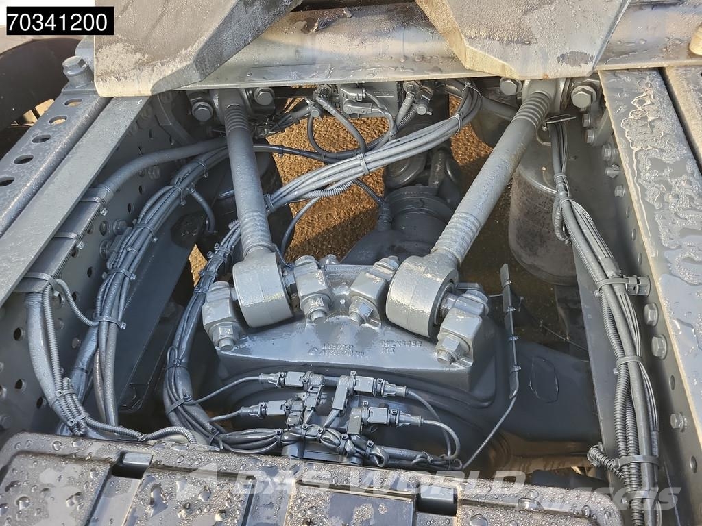 Mercedes-Benz Actros 1951 4X2 GigaSpace NL-Truck 2xTanks ACC Sta Sadulveokid