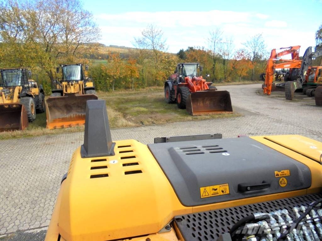 Volvo EW 140 D - 35 km/h Pelle sur pneus