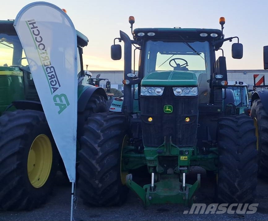 John Deere 7230 R Traktorit