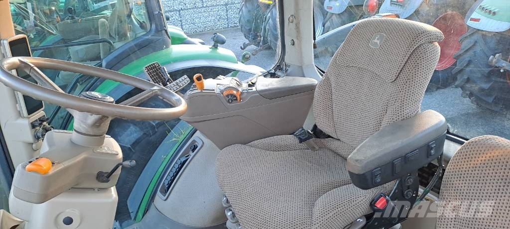 John Deere 7230 R Traktorit