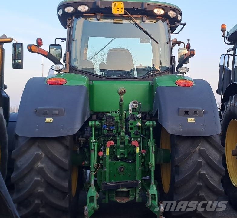 John Deere 7230 R Traktorit