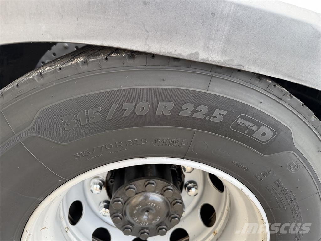 Mercedes-Benz Actros VIN 482 牵引车